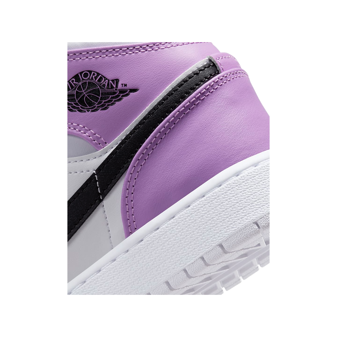 Air jordan 1 mid barely grape
