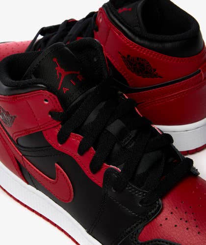 Air Jordan 1 mid banned